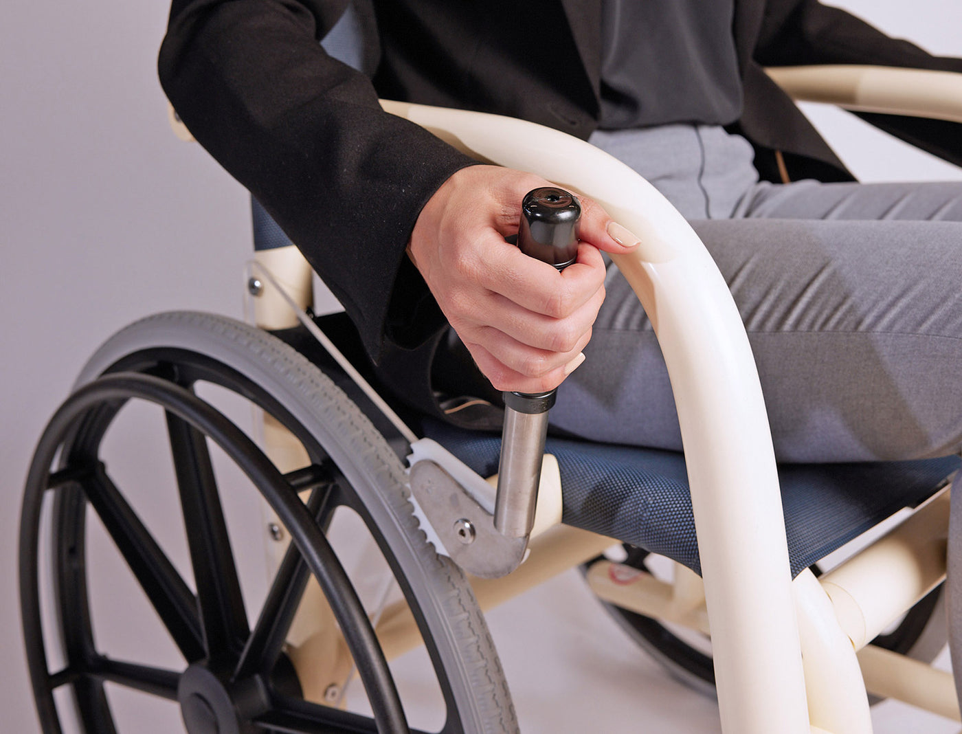 親水無礙-泳池可下水專用輪椅